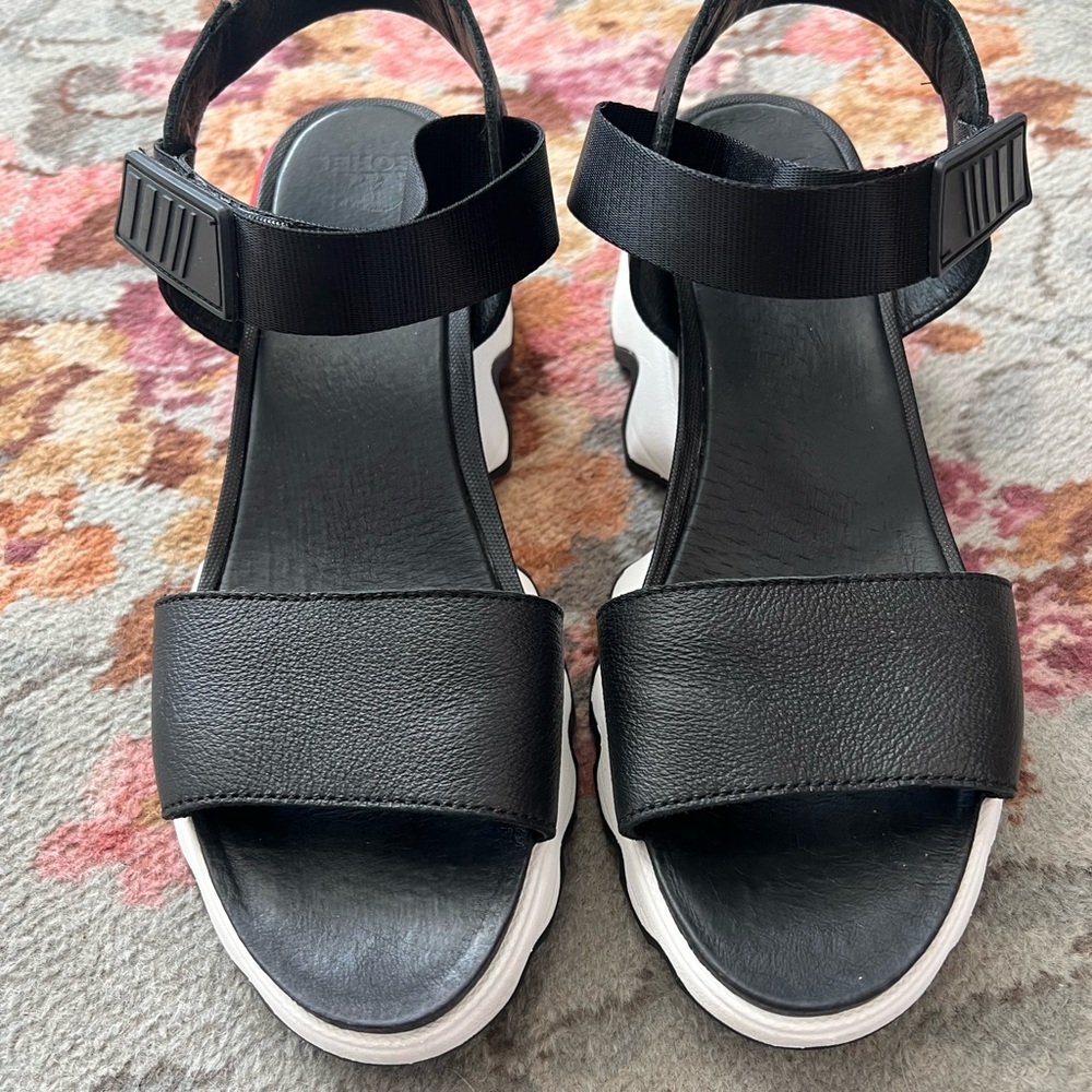 SOREL kinetic leather sandals